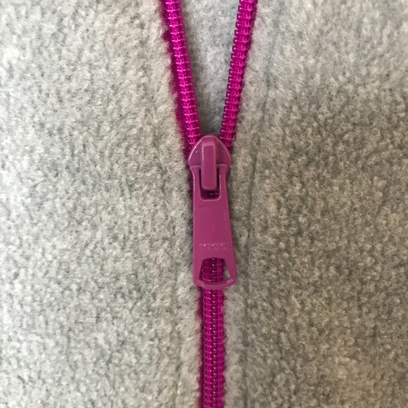 COLUMBIA Gray Fleece Vest with purple zipp… - Picture 7 of 9